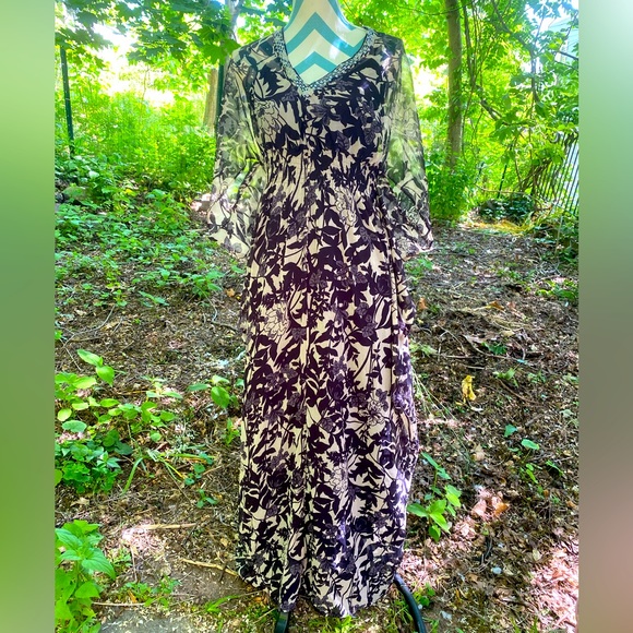 Nexus Dress in Arabic style brand Splash - Picture 10 of 14